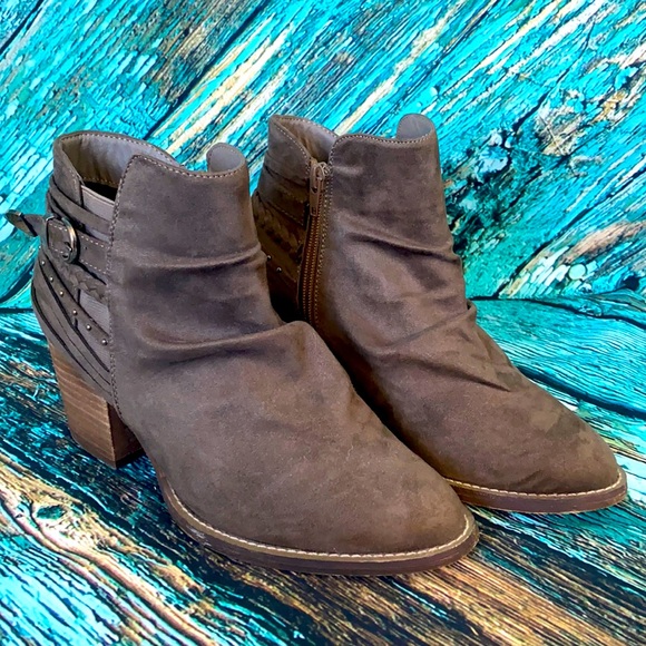 G.C Shoes Shoes - G.G charcoal suede booties